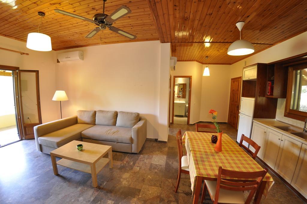 Magdalini Apartments Afión Dış mekan fotoğraf